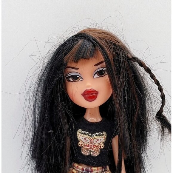 BRATZ 10” DOLL STYLE IT! JADE OUTFIT & Shoes - Picture 2 of 5